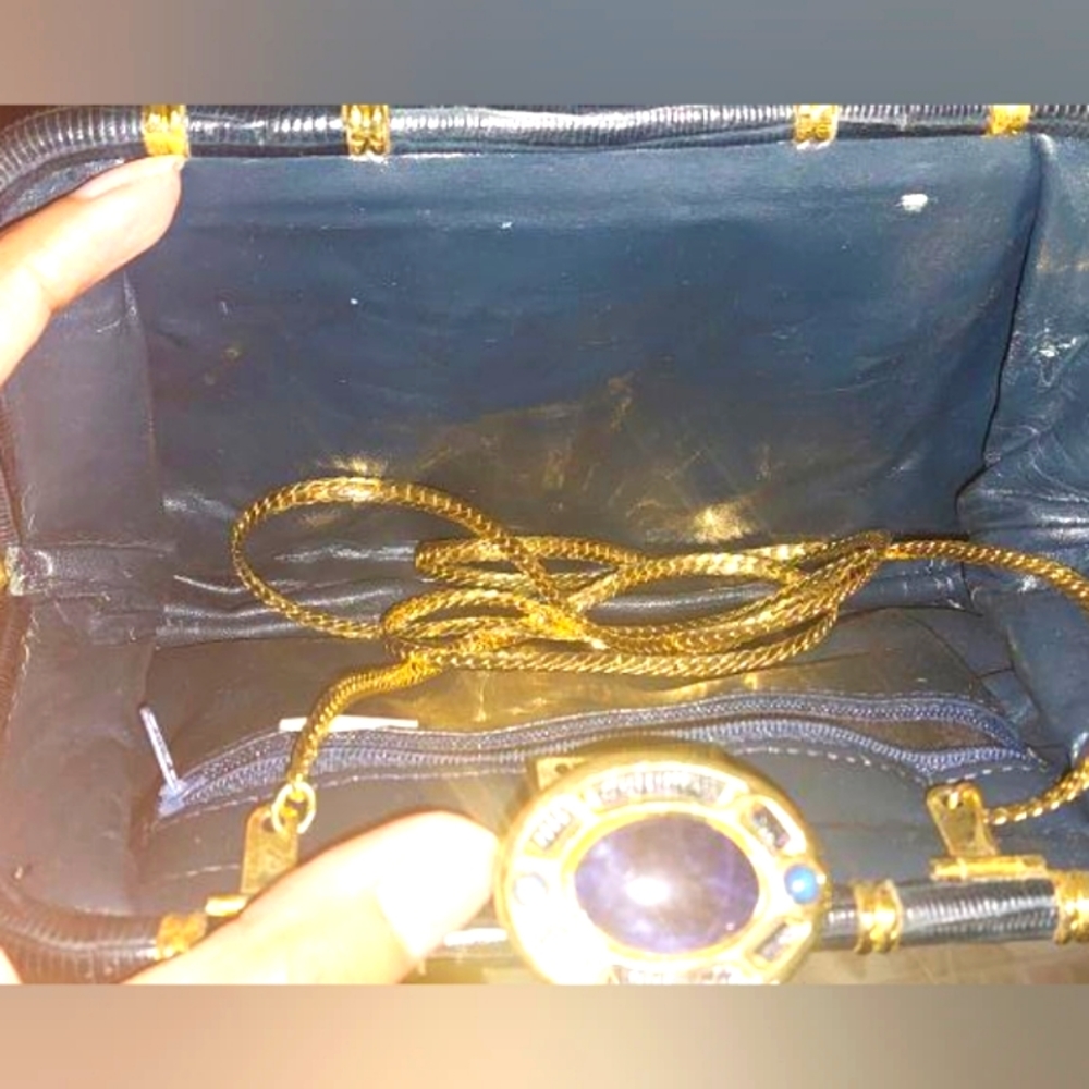 Ashneil Vintage Leather Purse - Picture 5 of 5